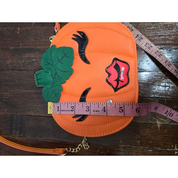 Betsey Johnson Halloween Kitsch Pumpkin Crossbody Purse - Picture 5 of 13